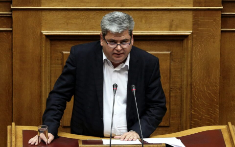 Huseyin Zeybek në Parlamentin grek